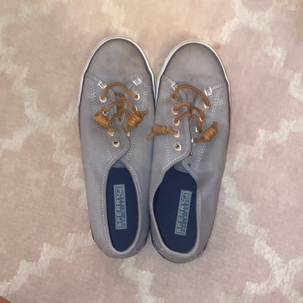 sperrys with brown ties